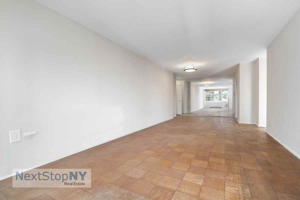 245 E 54th St Apt 15m #15M - Photo 5 of 11