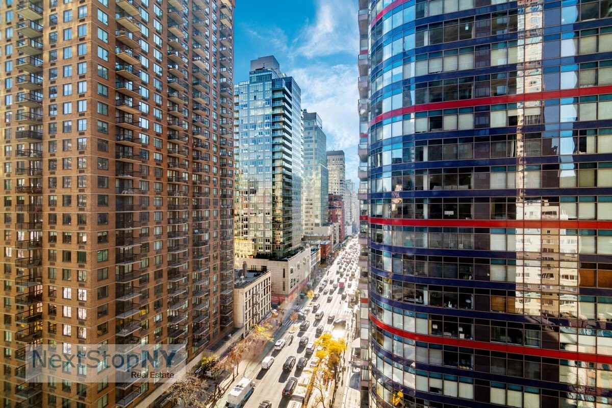 245 E 54th St Apt 15m #15M - Photo 6 of 11