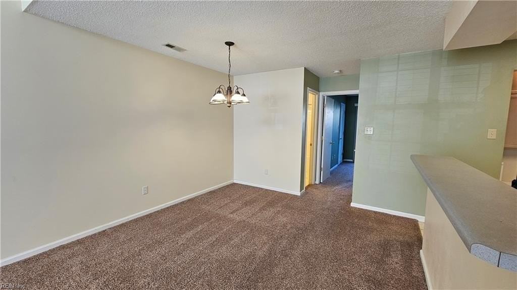 228 N Hill Ln - Photo 4 of 16