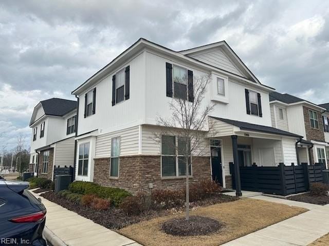 1006 Kathy Ann Way W - Photo 2 of 50