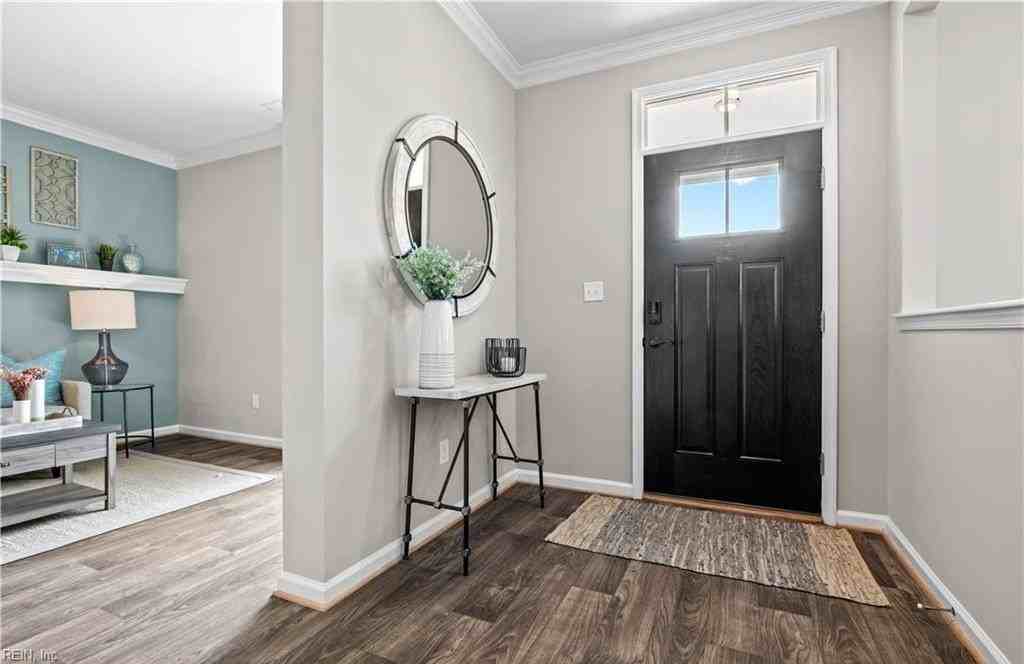 1006 Kathy Ann Way W - Photo 3 of 50