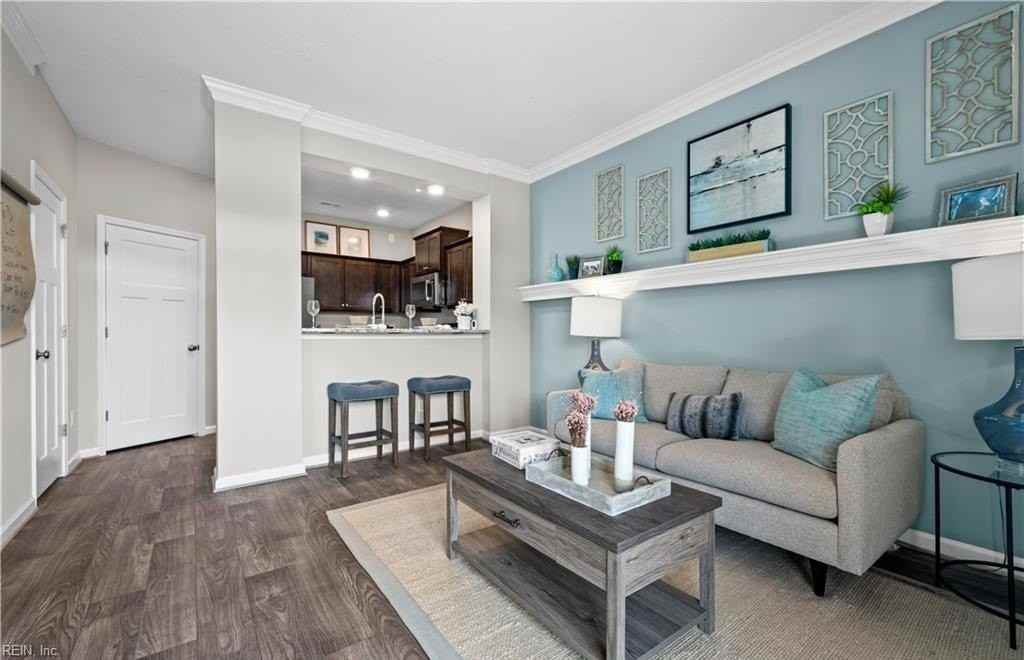 1006 Kathy Ann Way W - Photo 4 of 50