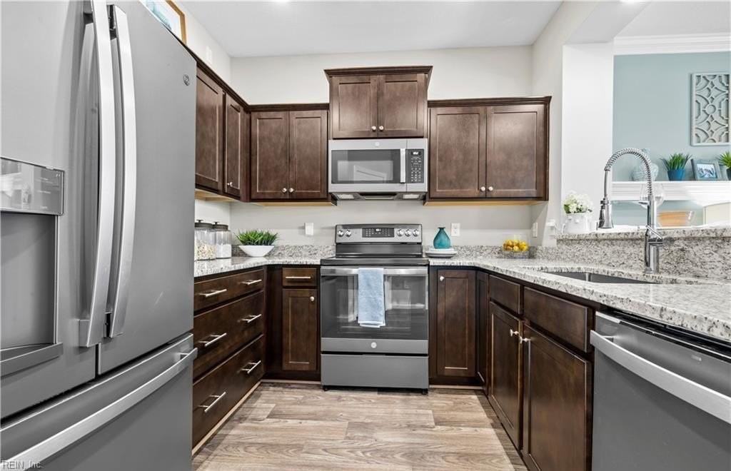 1006 Kathy Ann Way W - Photo 7 of 50