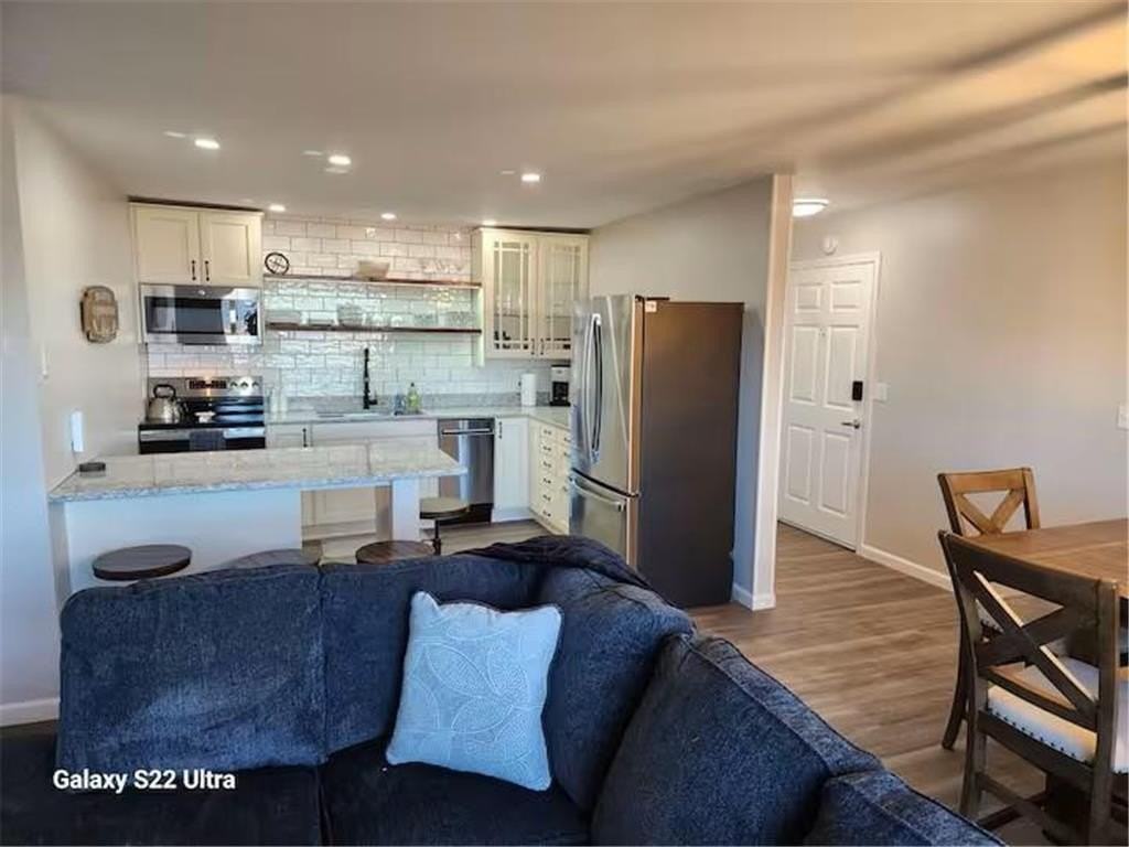 114 Lake Ave S #16 - Photo 3 of 23