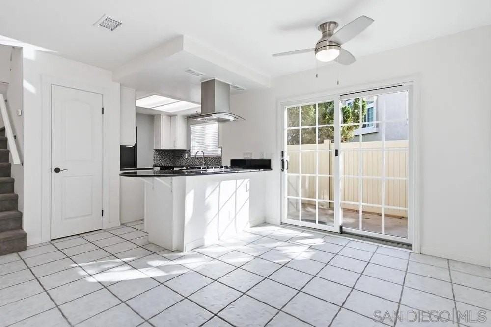 10180 Palm Glen Dr - Photo 2 of 47