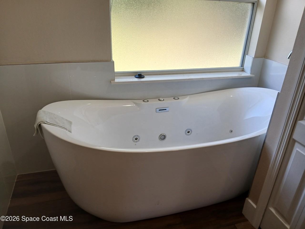 214 Eldron Blvd Ne - Photo 7 of 9