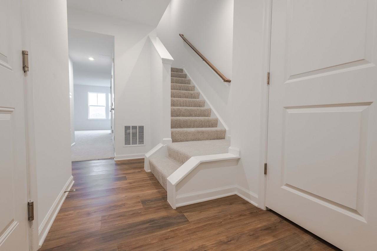 25 Nymph Rd #1 - Photo 3 of 25