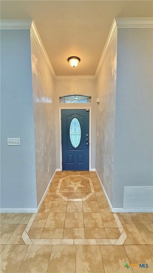 2107 Gail Dr - Photo 3 of 31