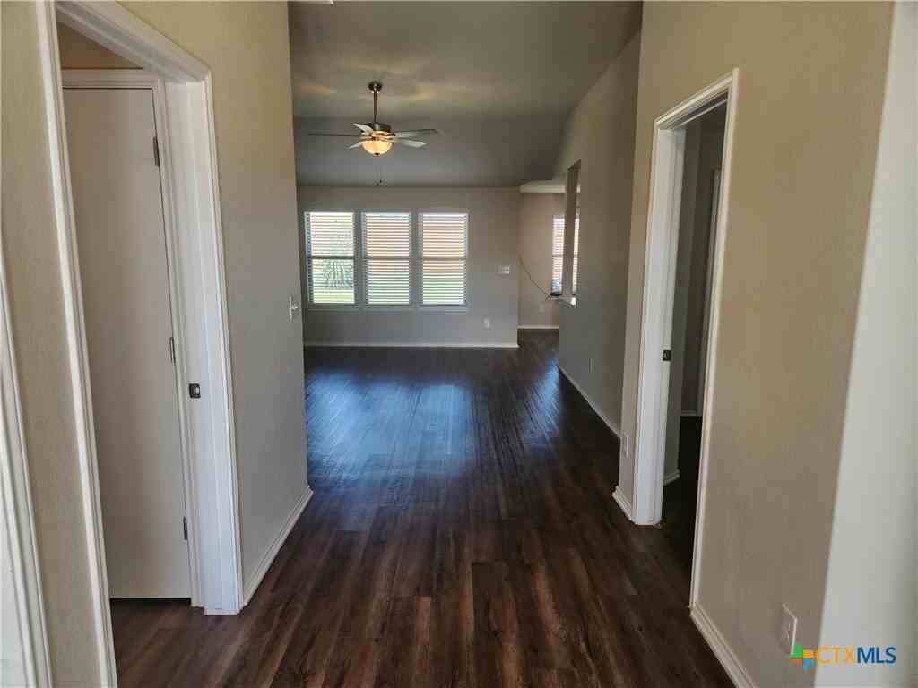 2320 Petersburg Ln - Photo 2 of 14