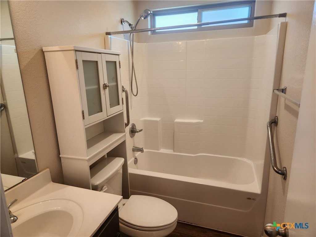 2320 Petersburg Ln - Photo 4 of 14