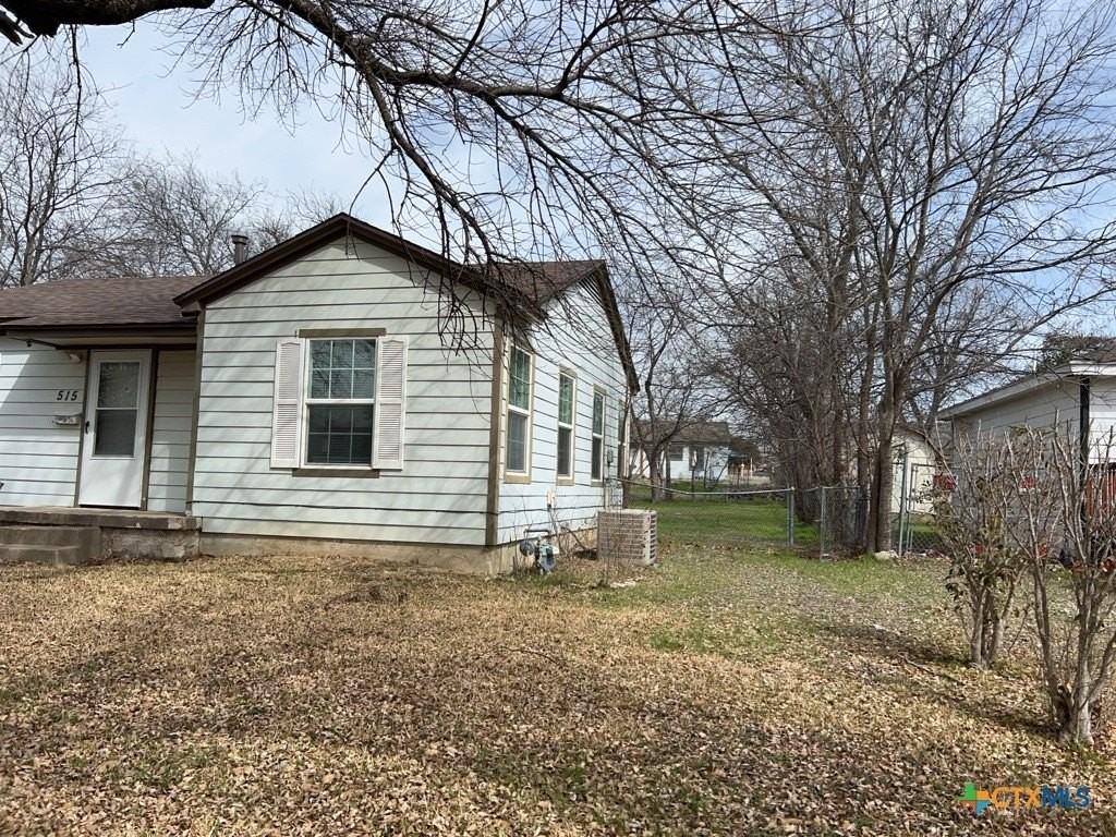 515 Kern Rd - Photo 2 of 10