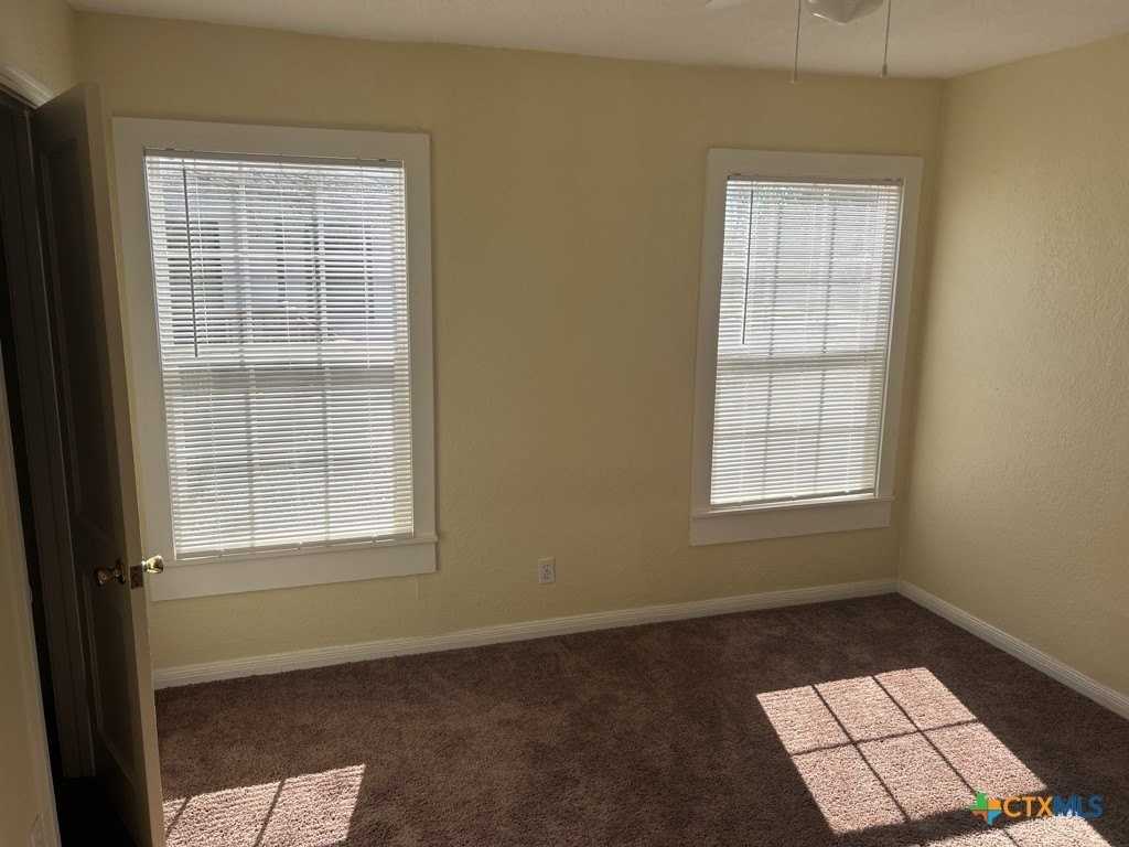 515 Kern Rd - Photo 6 of 10