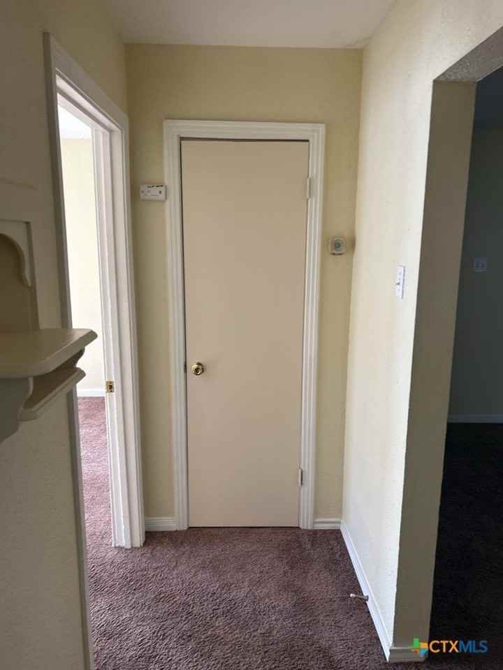 515 Kern Rd - Photo 7 of 10