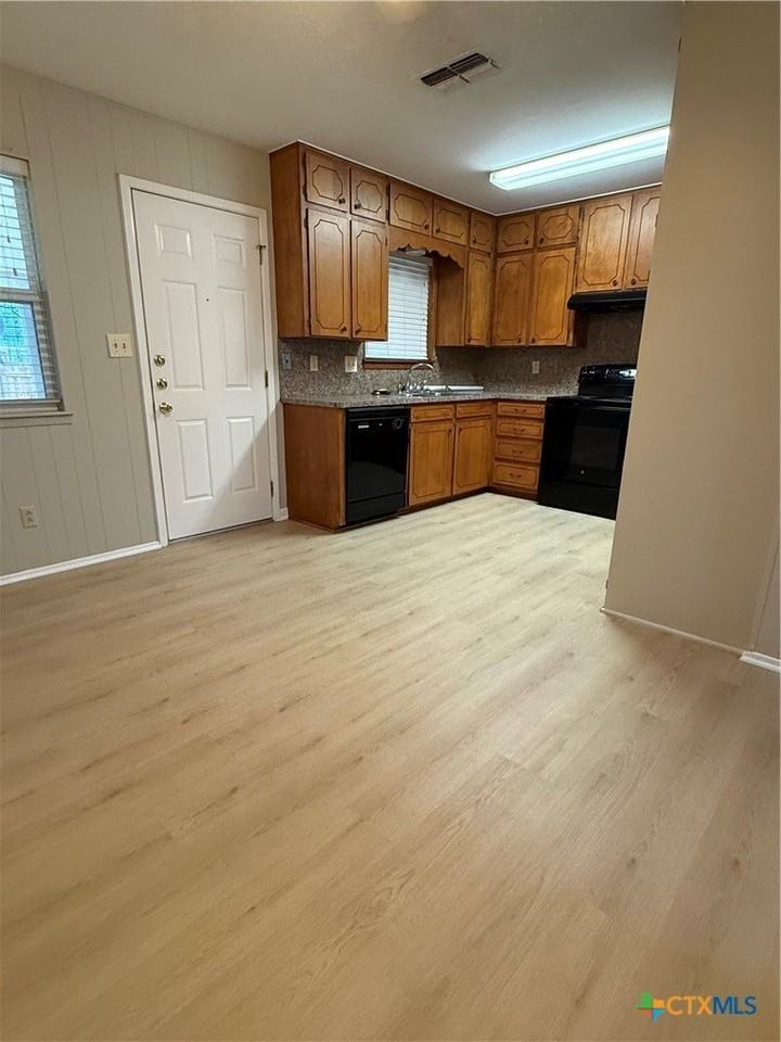 482 Kerlick Ln - Photo 5 of 8