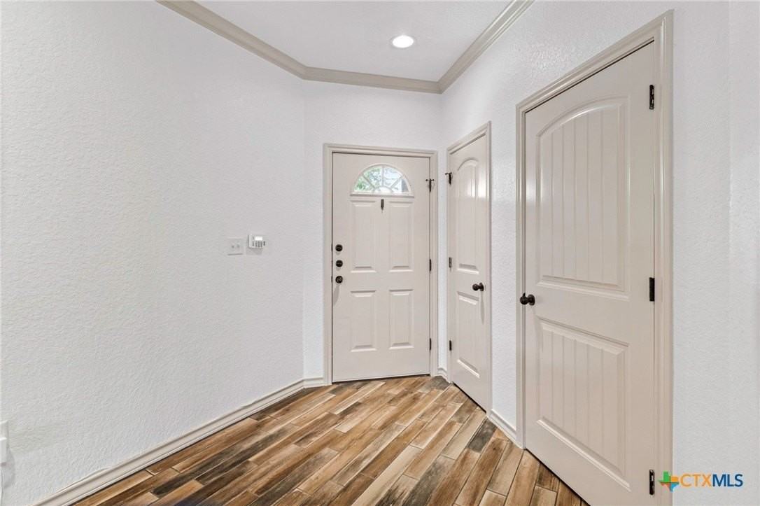 1005 Tripp Ln - Photo 2 of 22