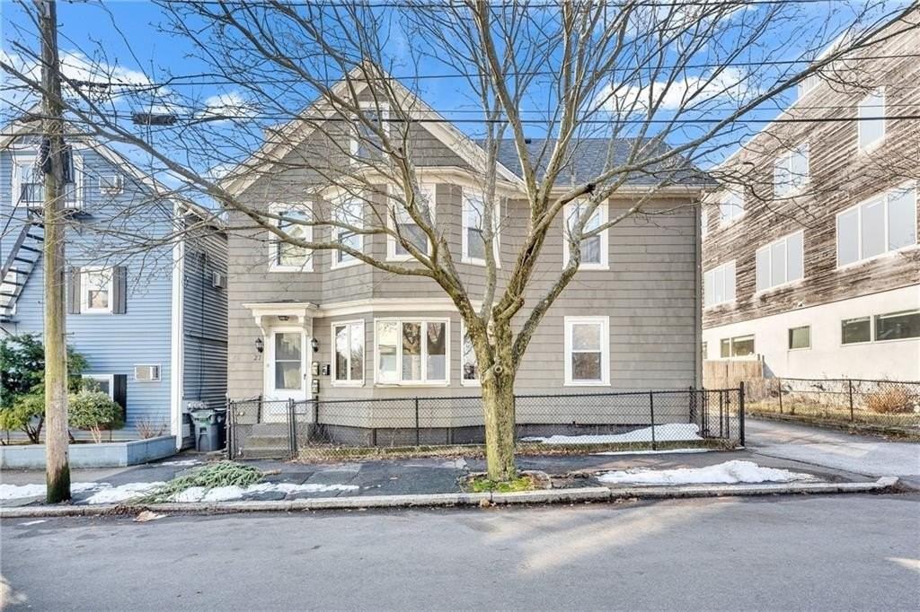 27 Fremont St Unit 1 - Photo 2 of 22