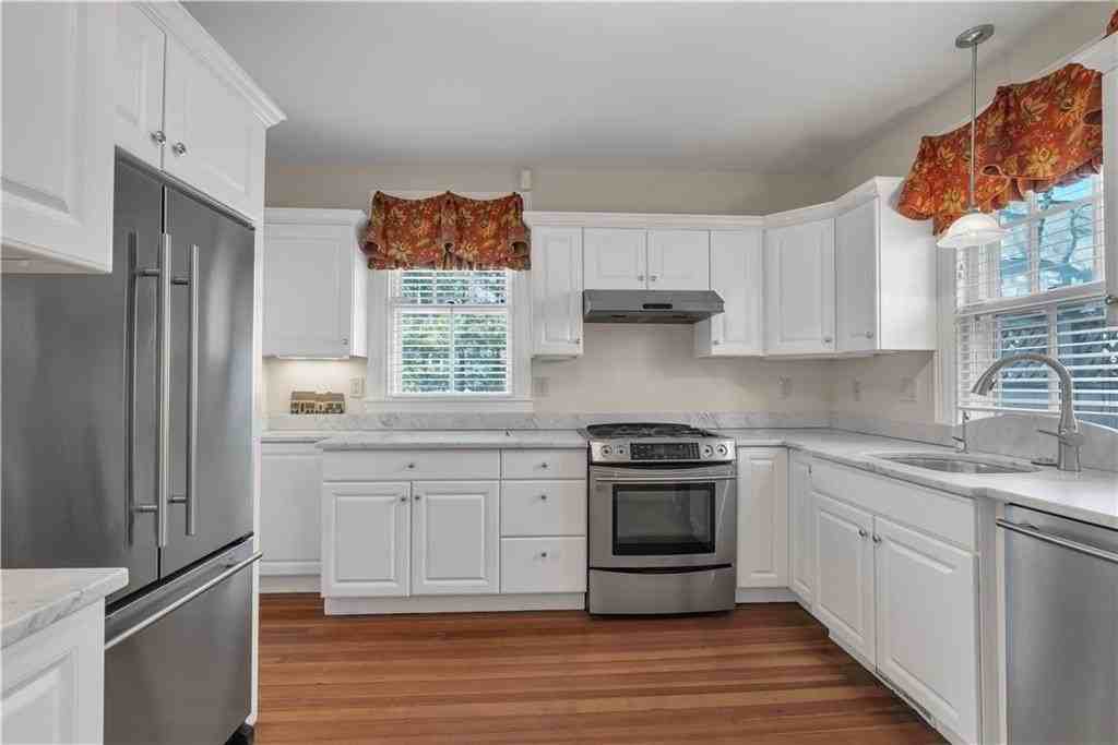 98 Butler Ave - Photo 2 of 34