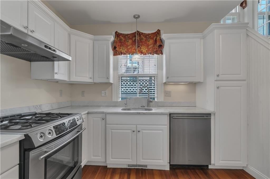 98 Butler Ave - Photo 4 of 34