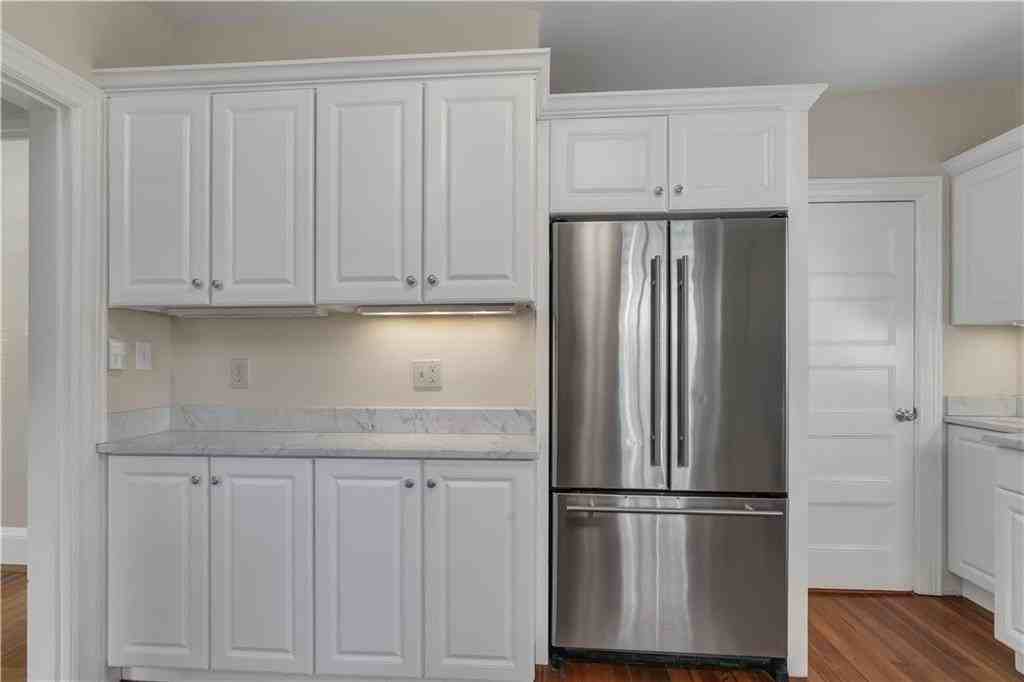 98 Butler Ave - Photo 6 of 34