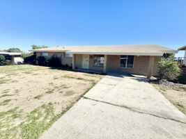 featured image of 114 E Avenue I