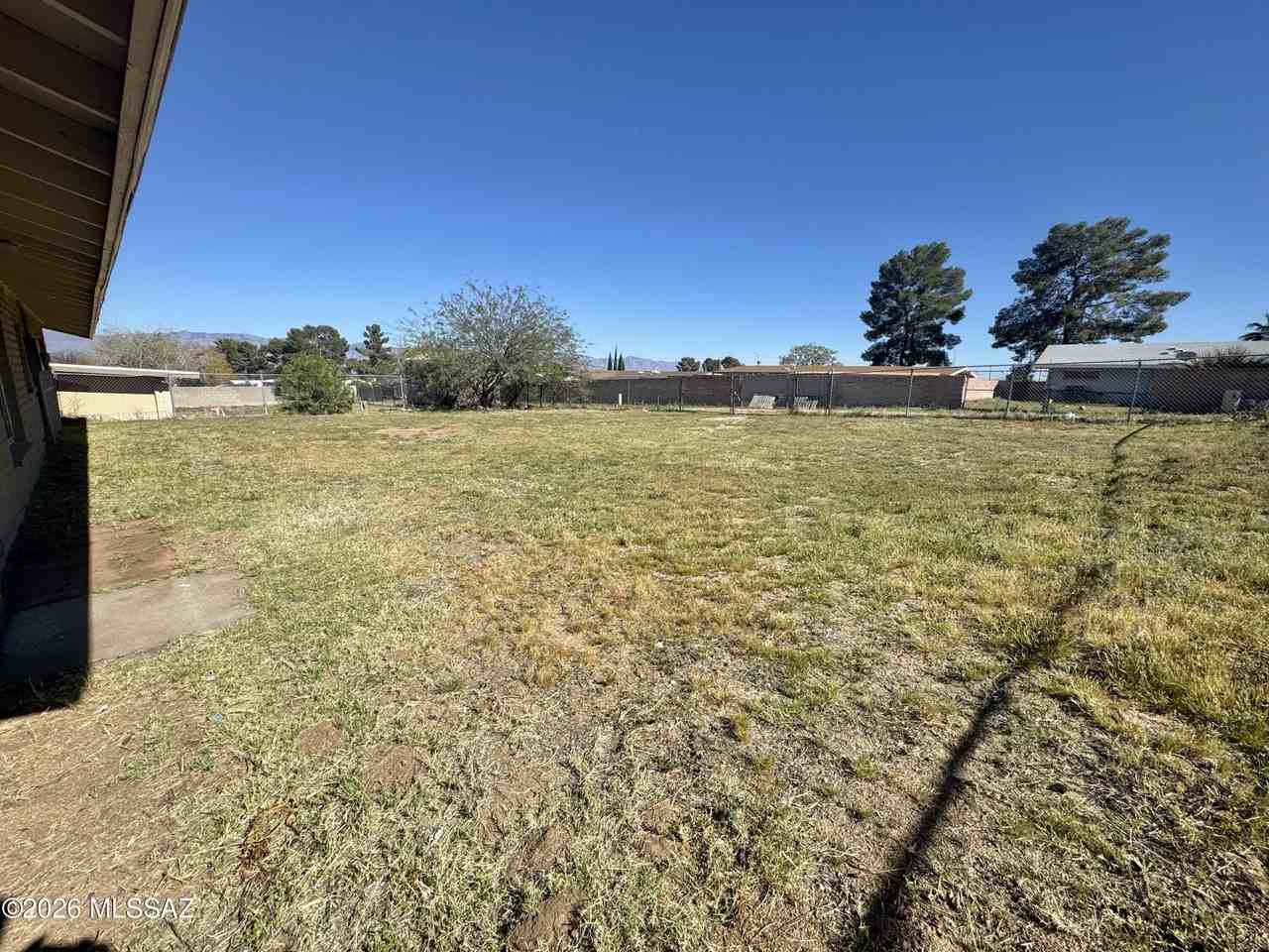 114 E Avenue I - Photo 5 of 25