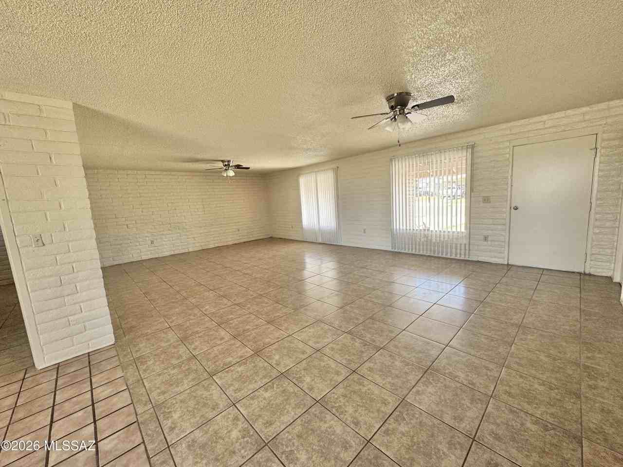 114 E Avenue I - Photo 6 of 25