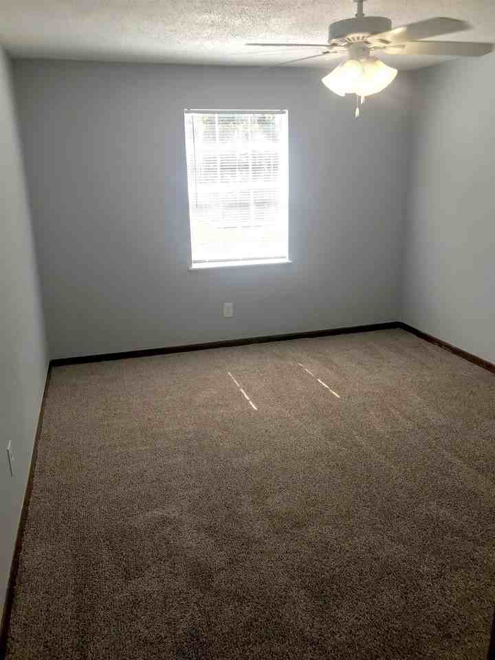 324 S Lipona Rd Apt 8 #8 - Photo 5 of 8