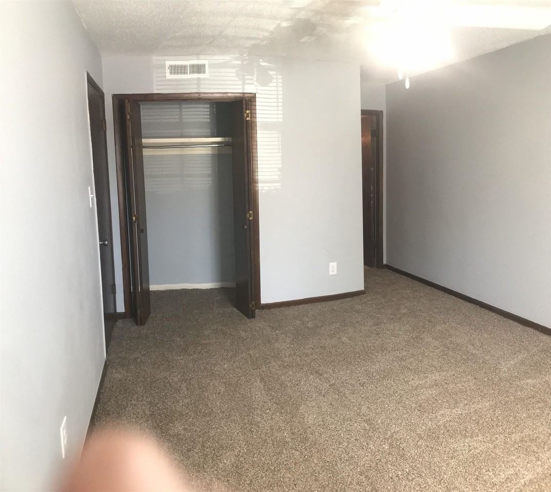 324 S Lipona Rd Apt 8 #8 - Photo 6 of 8