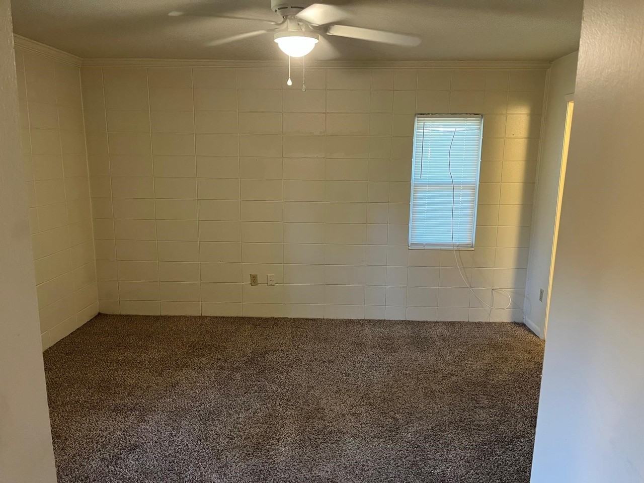 2307 Columbia Ct Apt C - Photo 5 of 6