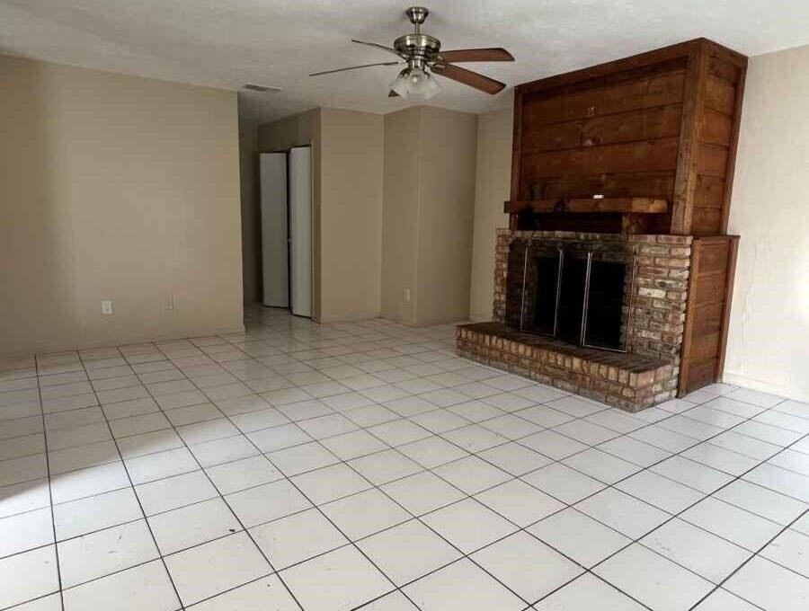 1809 Sylvan Ct Apt C - Photo 2 of 10