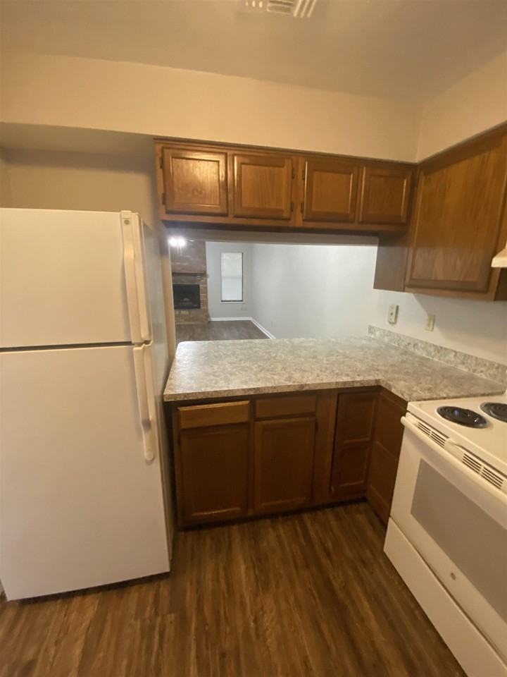 2923 Woodrich Dr Apt D - Photo 5 of 17