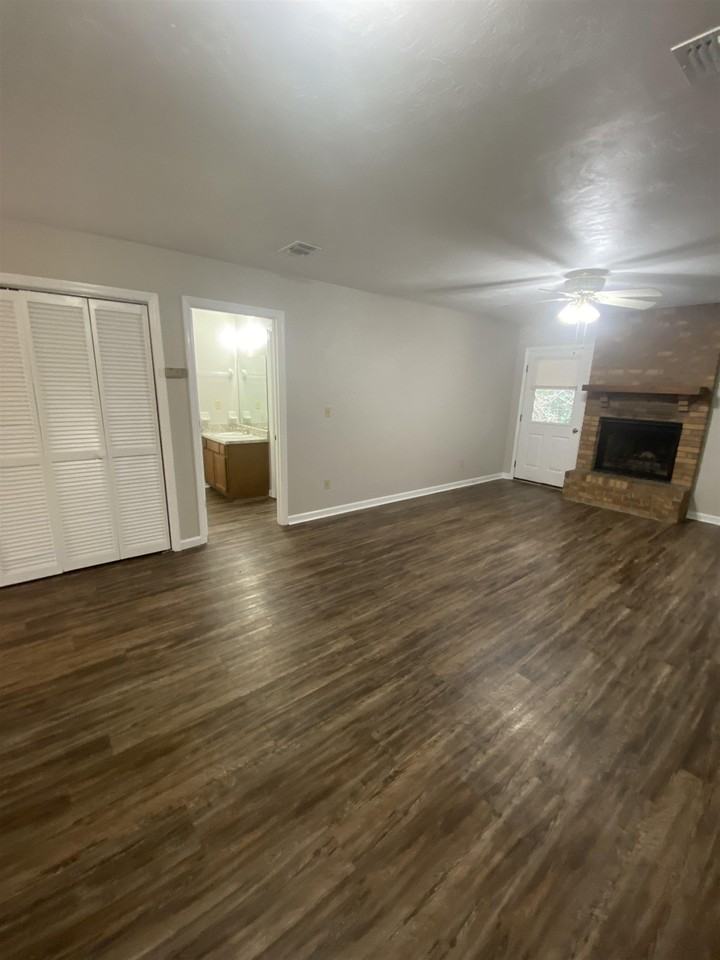 2923 Woodrich Dr Apt D - Photo 7 of 17