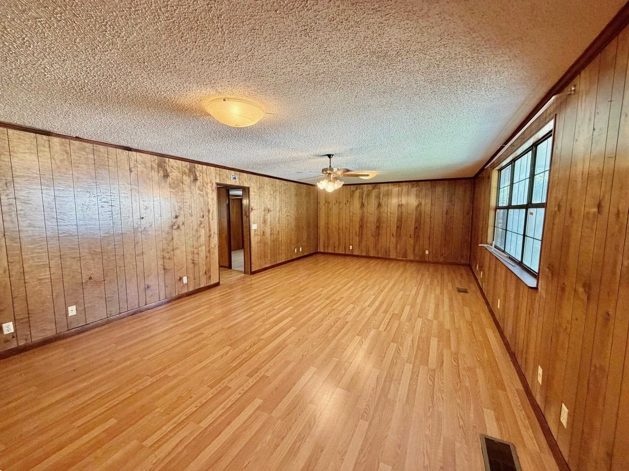 2689 Stricklands Ln - Photo 5 of 13