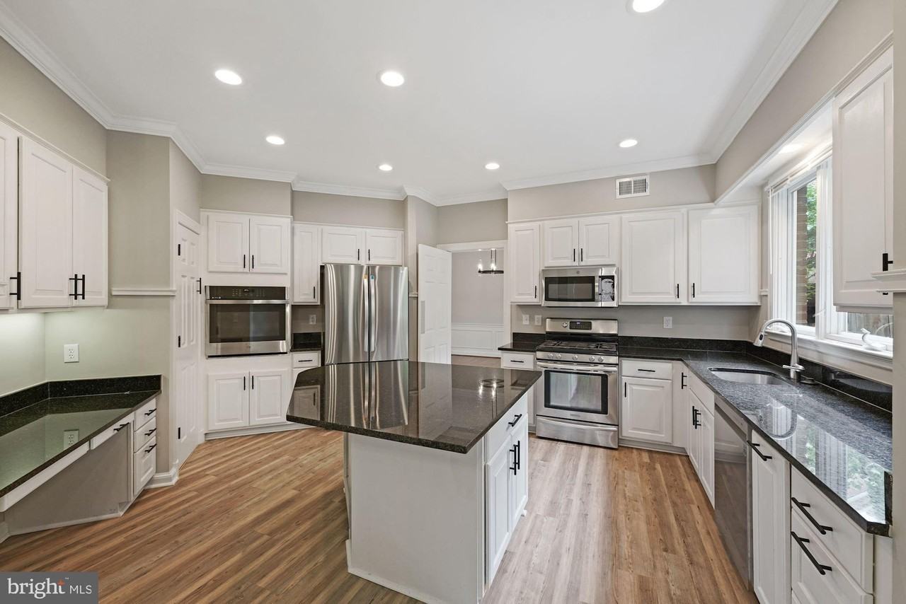 5108 Warren Pl Nw - Photo 6 of 39