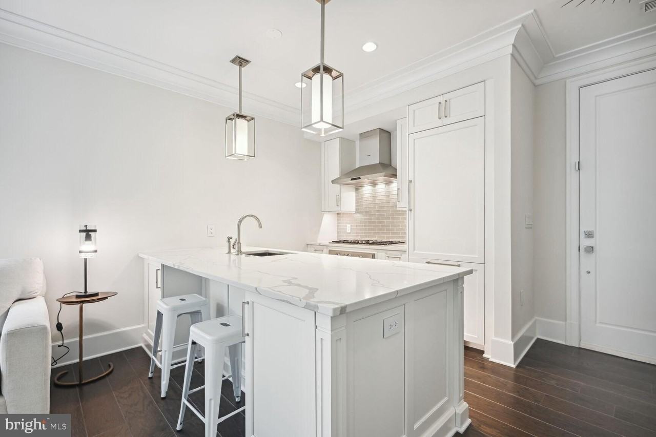 1108 16th St Nw Unit 604 - Photo 2 of 20