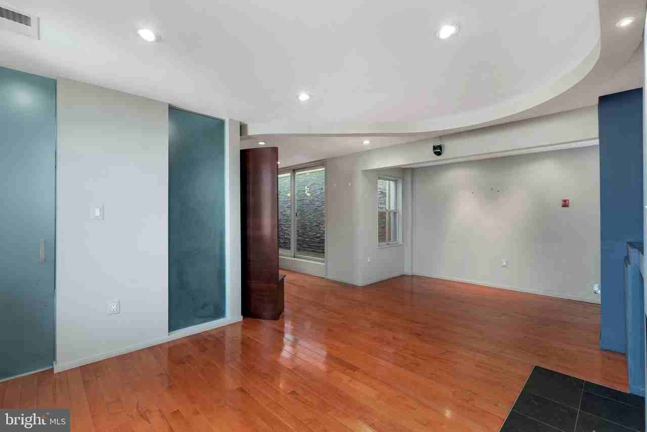 721 D St Ne - Photo 6 of 35