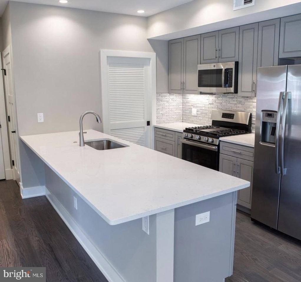 1701 Trinidad Ave Ne Apt 4 - Photo 4 of 20