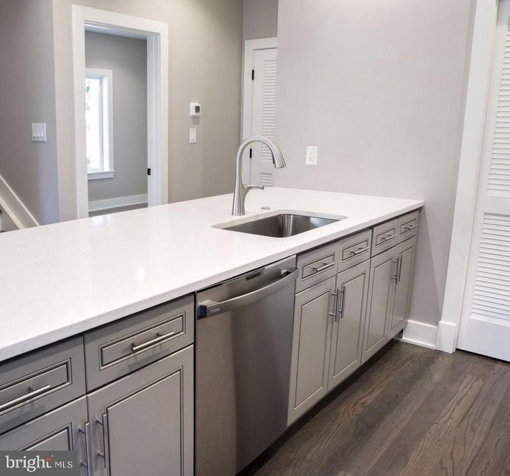 1701 Trinidad Ave Ne Apt 4 - Photo 5 of 20