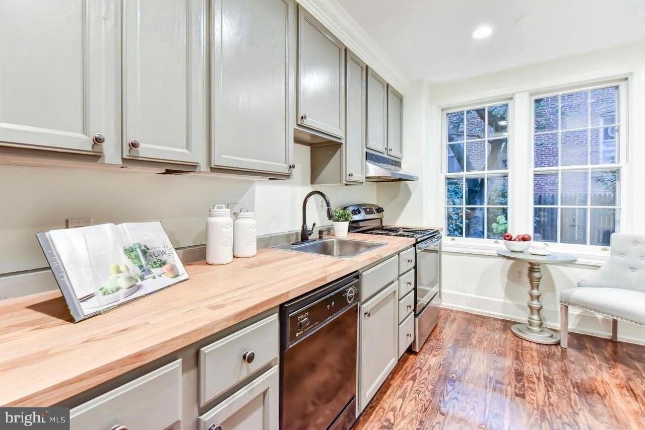 106 7th St Se - Photo 5 of 15