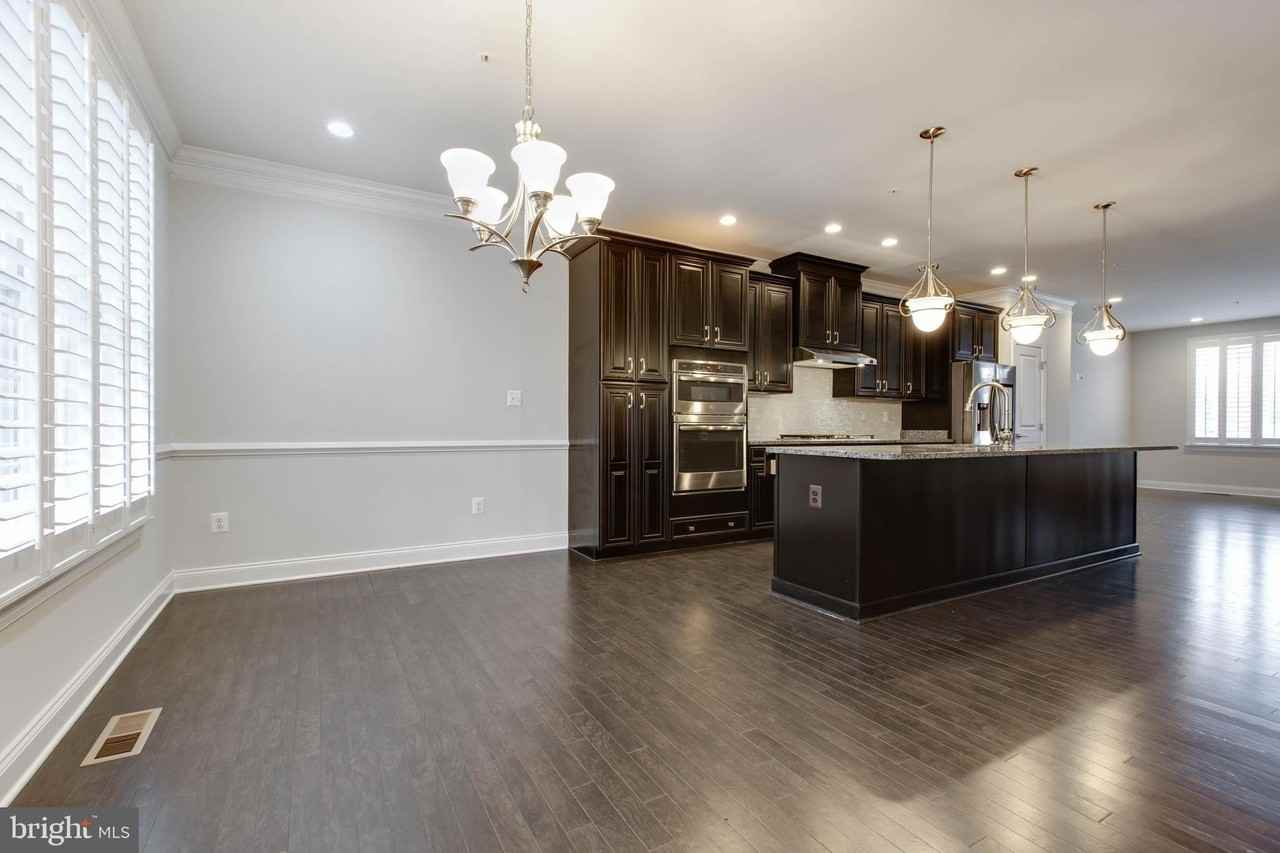 8526 Pine Springs Dr - Photo 7 of 41