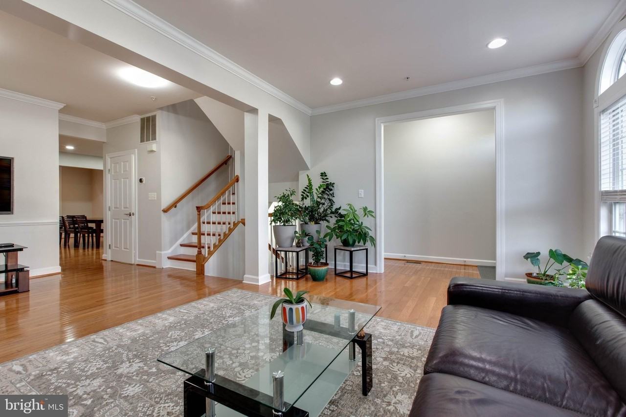 1506 Penzance Way - Photo 5 of 47