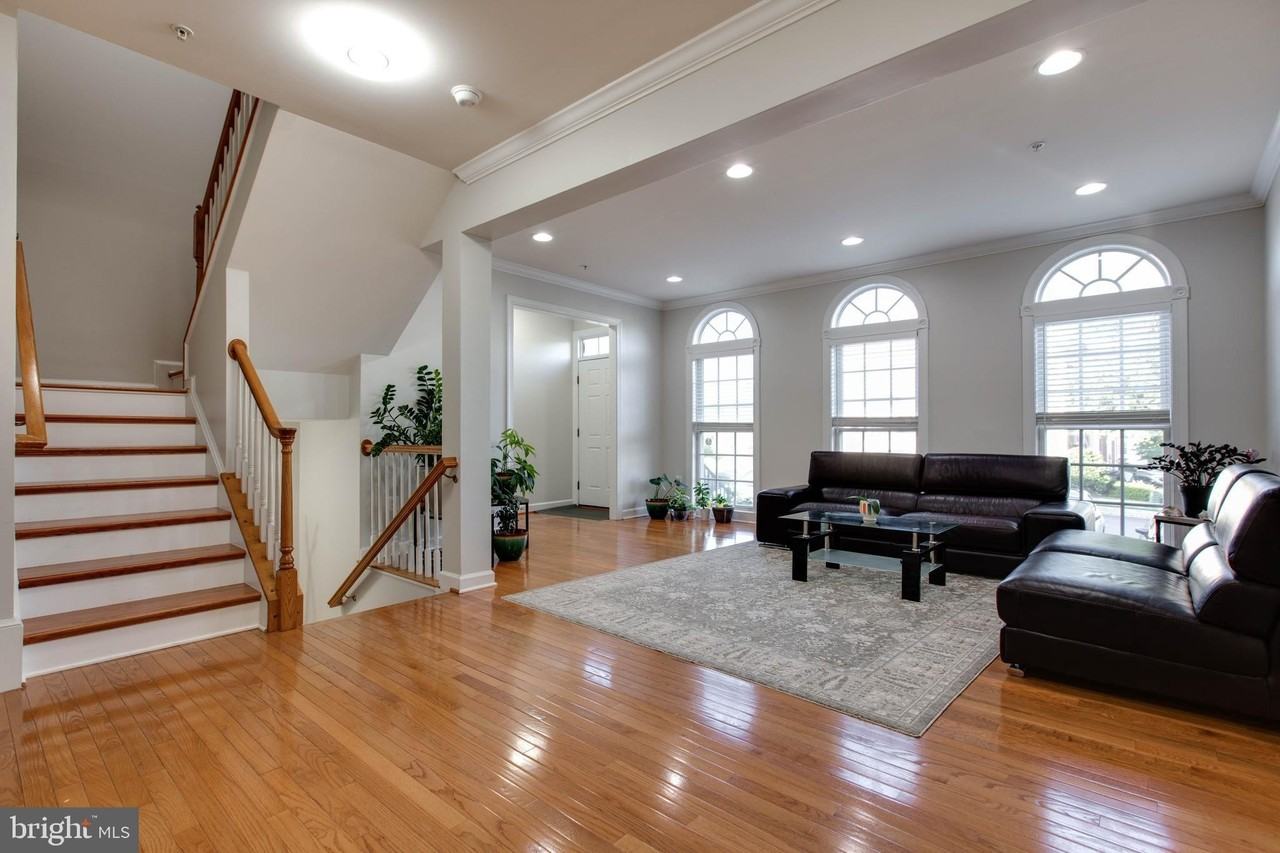 1506 Penzance Way - Photo 6 of 47