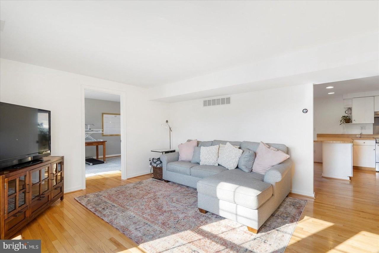 1322 Ava Rd - Photo 5 of 44