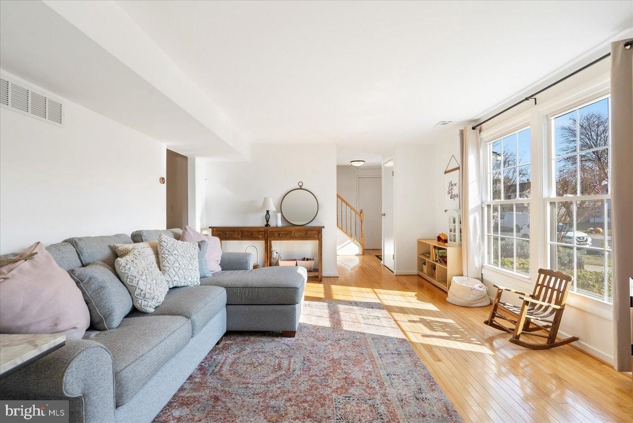 1322 Ava Rd - Photo 6 of 44