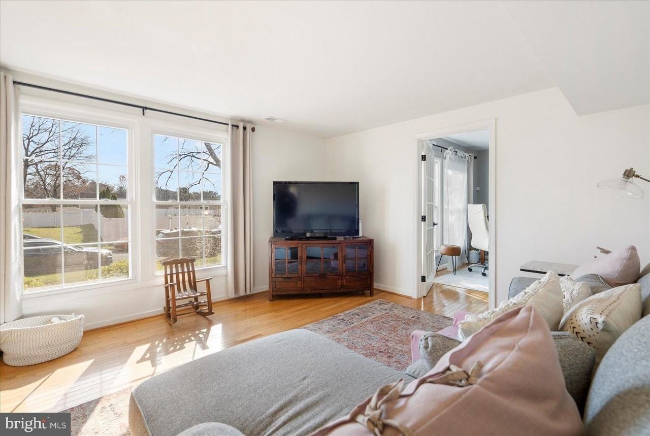 1322 Ava Rd - Photo 7 of 44