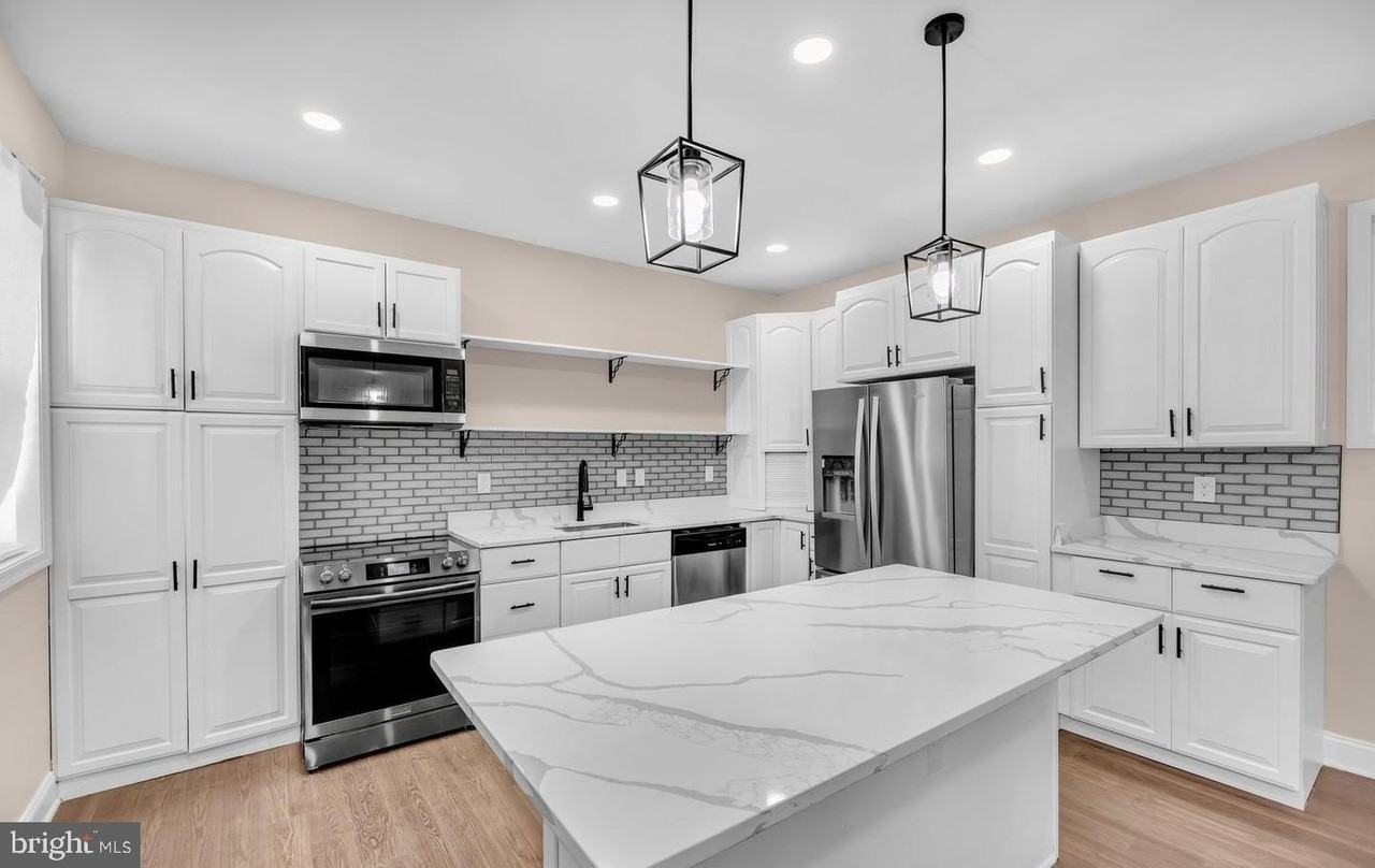 2045 E 31st St - Photo 5 of 24