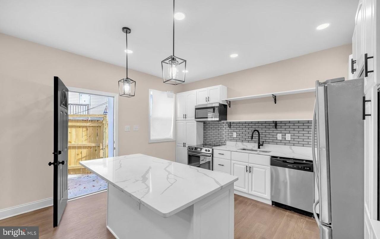 2045 E 31st St - Photo 6 of 24