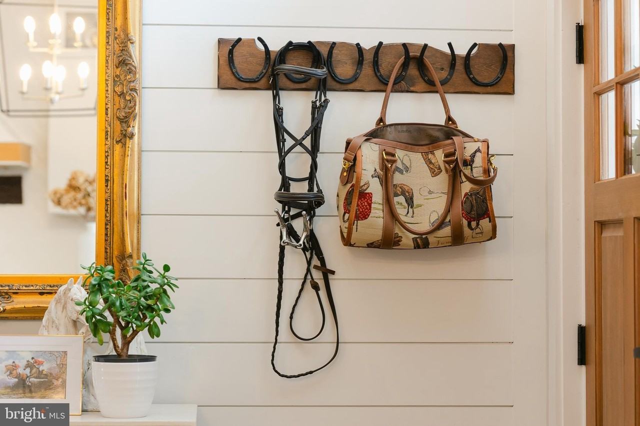 13230 Falls Rd - Photo 5 of 50