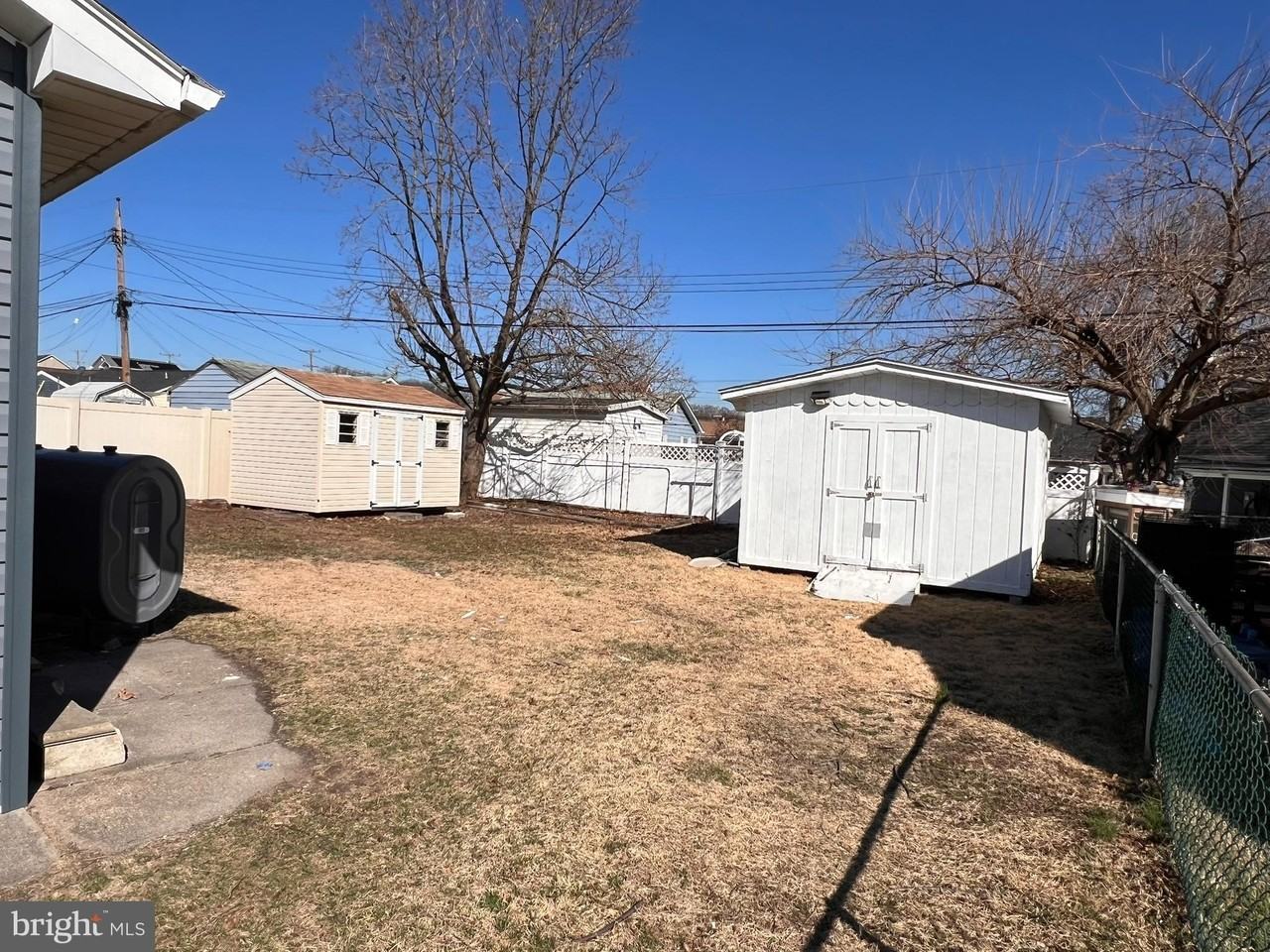 1325 Fuselage Ave - Photo 5 of 10