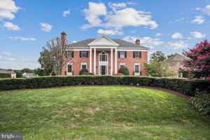 featured image of 9917 Kendale Rd